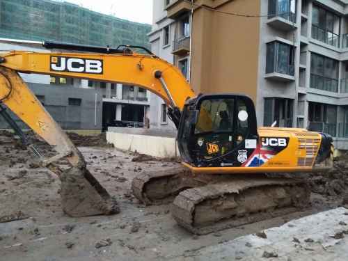 江苏出售转让二手3000小时2014年JCBJS210SC挖掘机