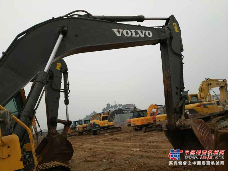 湖北出售转让二手7500小时2012年沃尔沃EC210B挖掘机