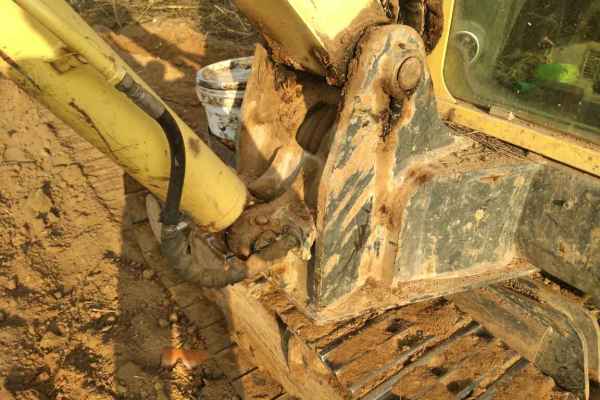 山西出售转让二手6000小时2012年现代R60挖掘机