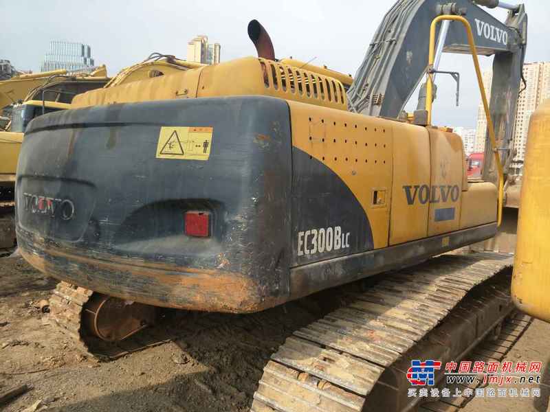 贵州出售转让二手8000小时2009年沃尔沃EC240挖掘机