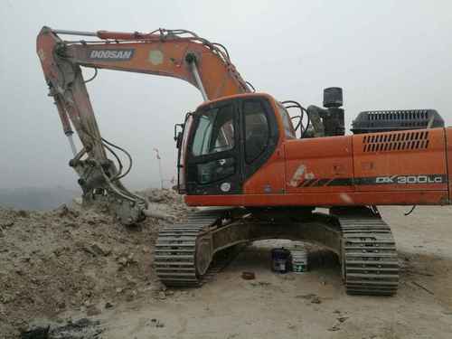 山西出售转让二手7200小时2009年斗山DX300LC挖掘机