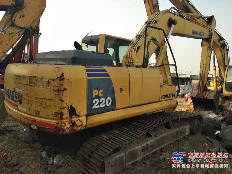 山西出售转让二手4000小时2011年小松PC220挖掘机