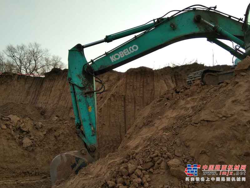 山西出售转让二手8000小时2009年神钢SK330挖掘机