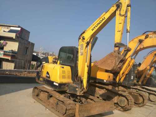 贵州出售转让二手4000小时2013年现代R60挖掘机