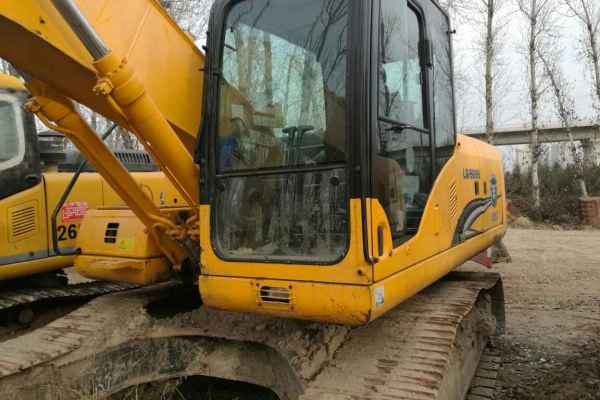 山西出售转让二手4300小时2010年龙工LG6235挖掘机