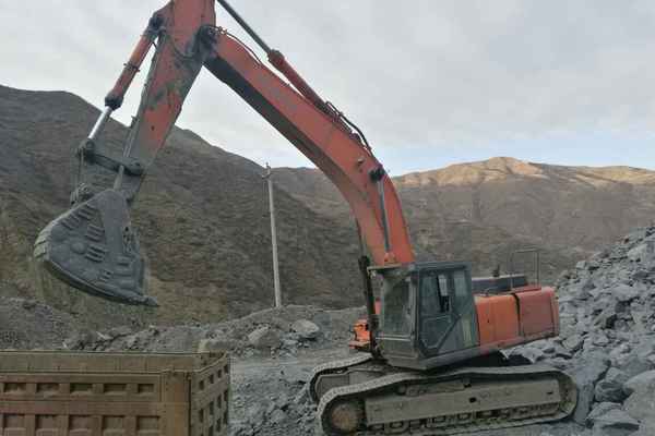 山西出售转让二手14000小时2011年日立ZX450H挖掘机