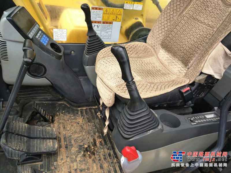 贵州出售转让二手6000小时2011年小松PC210挖掘机
