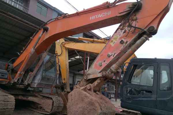 江西出售转让二手12000小时2006年日立ZX230挖掘机
