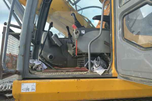 贵州出售转让二手9793小时2012年徐工XE370CA挖掘机