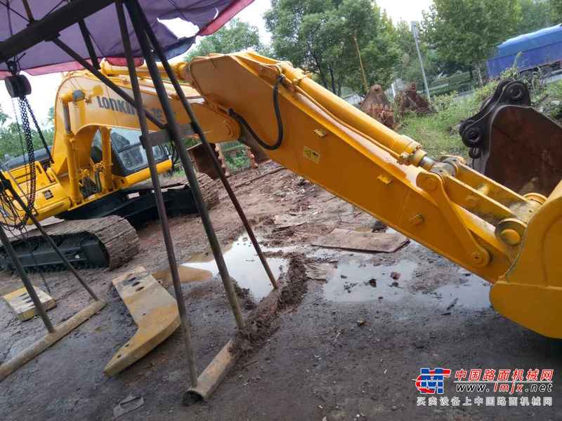 江西出售转让二手6800小时2012年龙工LG6225挖掘机
