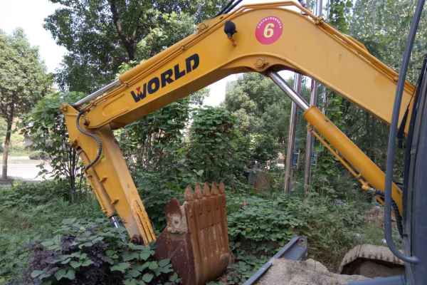 江西出售转让二手100小时2015年沃得重工W285挖掘机