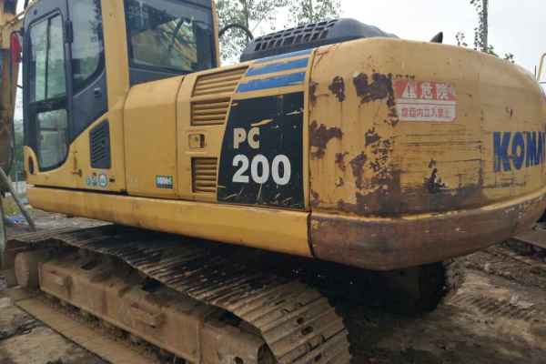 贵州出售转让二手8000小时2010年小松PC200挖掘机