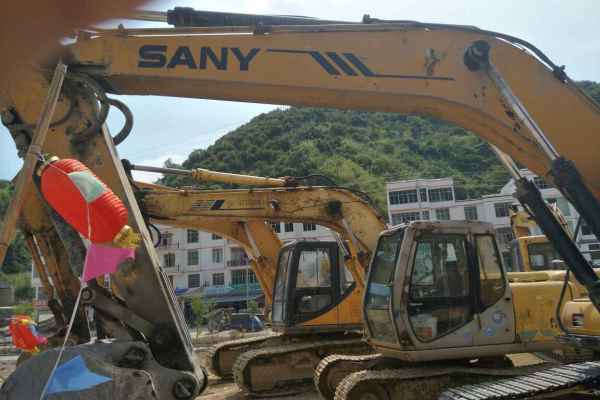 贵州出售转让二手15000小时2010年三一重工SY215C挖掘机