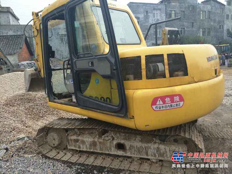 贵州出售转让二手15000小时2006年小松PC60挖掘机