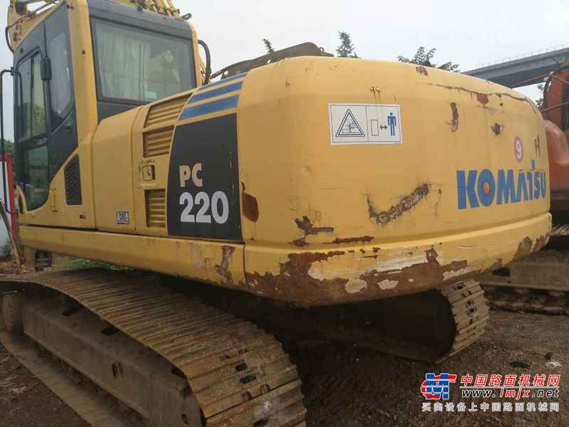 贵州出售转让二手9000小时2010年小松PC220挖掘机