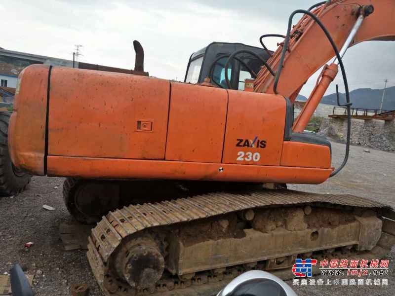 贵州出售转让二手18000小时2007年日立ZX200挖掘机