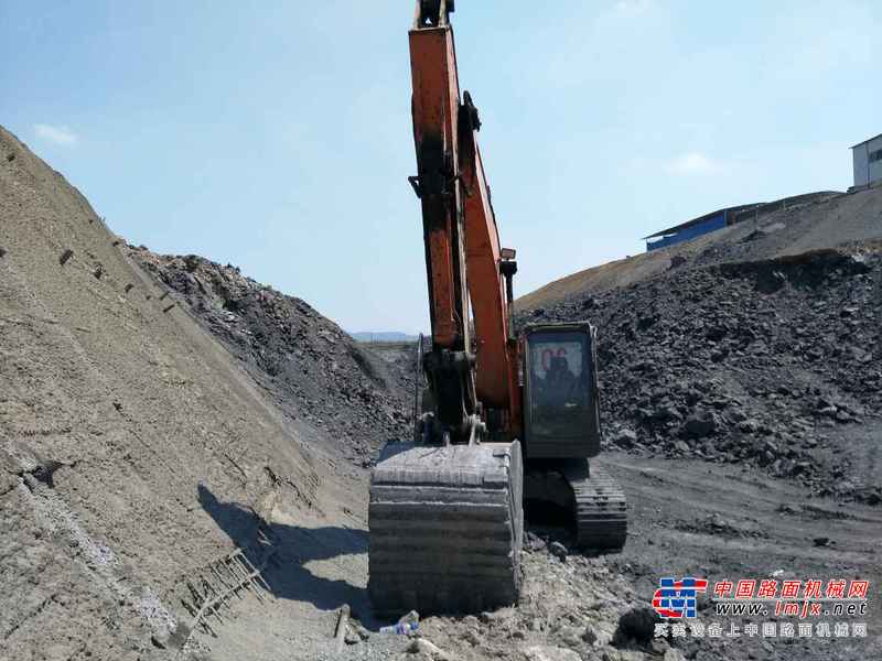 江西出售转让二手9870小时2011年日立ZX200挖掘机
