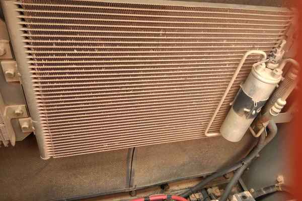 山西出售转让二手9000小时2008年日立ZX240挖掘机