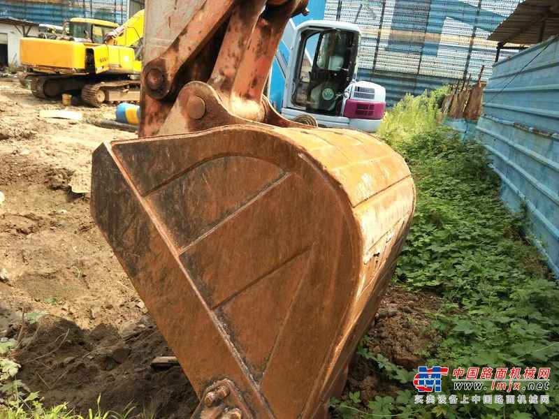 山西出售转让二手9000小时2008年日立ZX240挖掘机