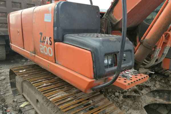 山西出售转让二手8600小时2008年日立ZX200挖掘机