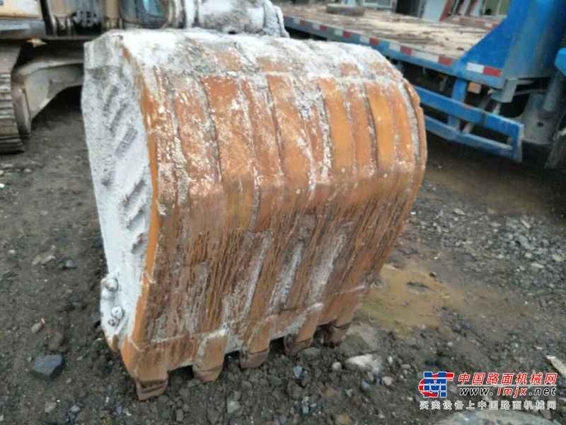 贵州出售转让二手8000小时2009年厦工XG815LC挖掘机