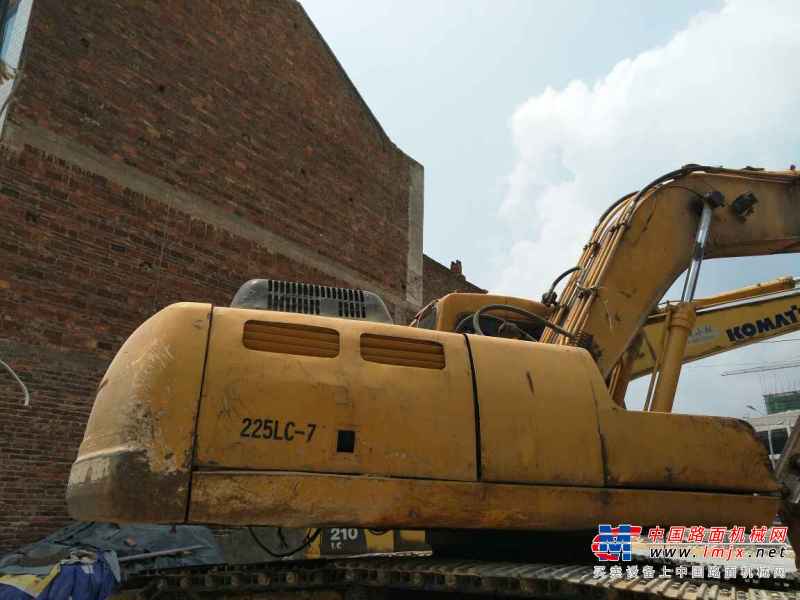 贵州出售转让二手15637小时2004年现代R210LC挖掘机