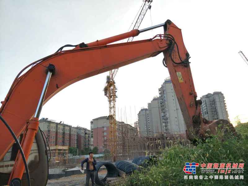江西出售转让二手13852小时2004年日立ZX200挖掘机