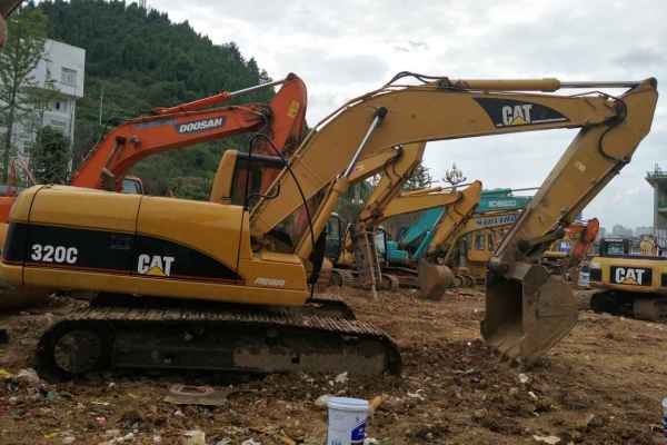 贵州出售转让二手12943小时2005年卡特彼勒320C挖掘机