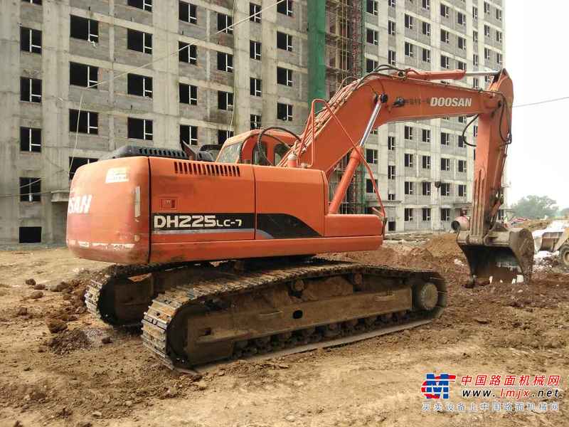山西出售转让二手9520小时2009年斗山DH225LC挖掘机