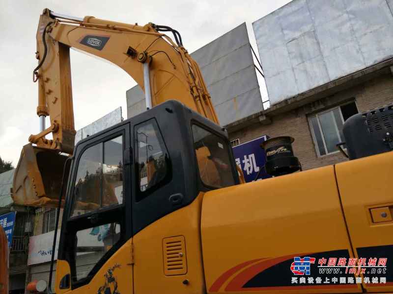 贵州出售转让二手2366小时2014年福田雷沃FR370挖掘机