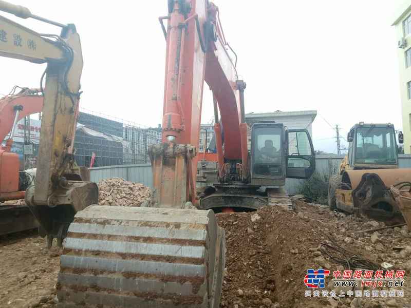 云南出售转让二手4000小时2011年日立ZX350H挖掘机