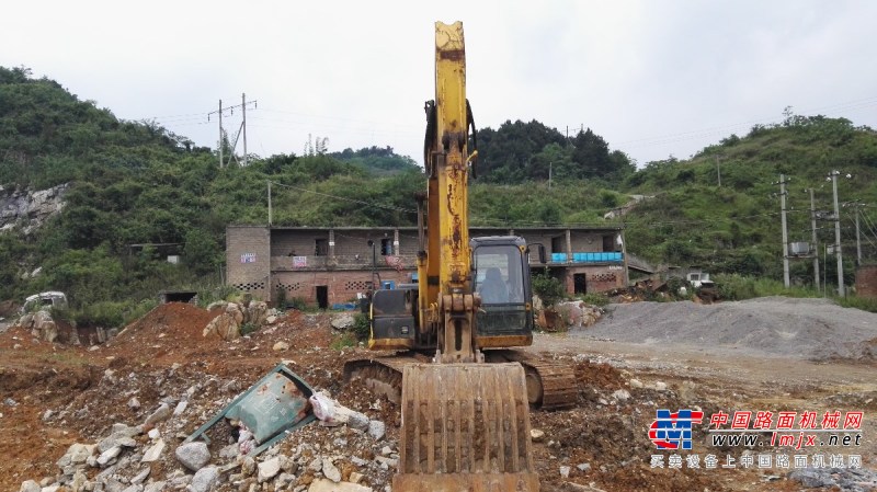 贵州出售转让二手10499小时2011年住友SH210挖掘机