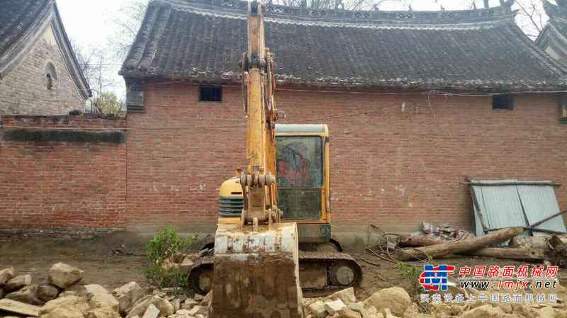 河南出售转让二手4700小时2015年现代R60挖掘机
