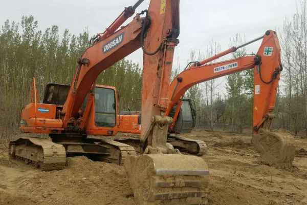 北京出售转让二手7033小时2011年斗山DH225挖掘机