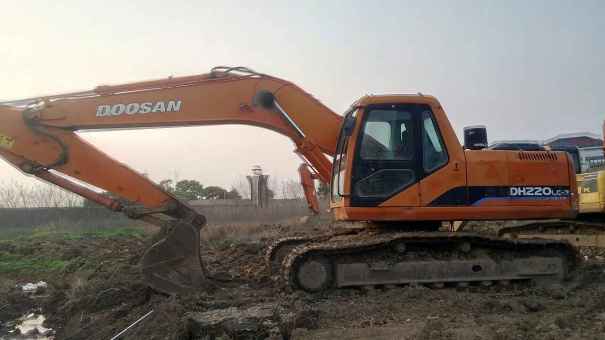 安徽出售转让二手6000小时2009年斗山DH220挖掘机