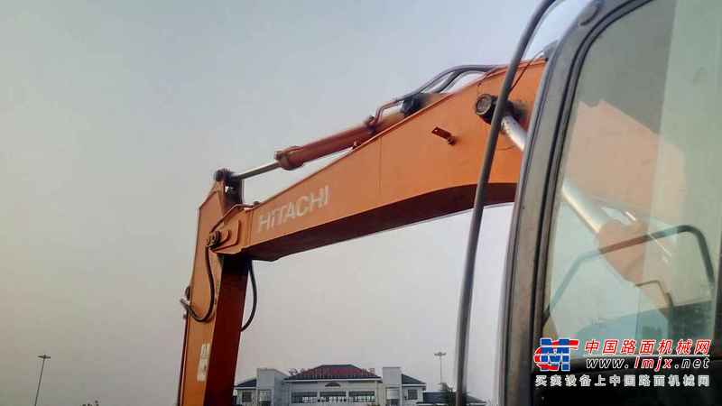 安徽出售转让二手7000小时2010年日立ZX200挖掘机