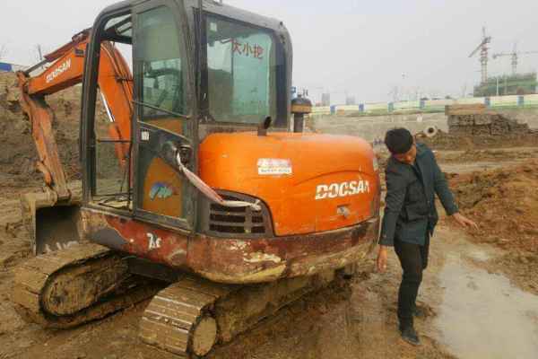 安徽出售转让二手15000小时2005年斗山DH60挖掘机