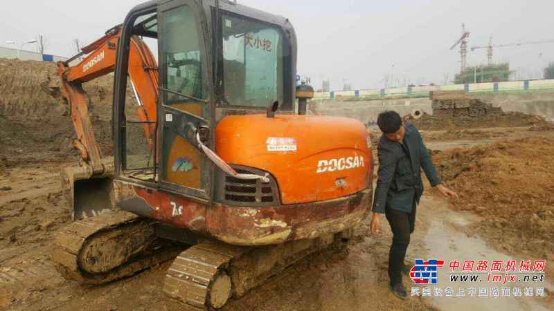 安徽出售转让二手15000小时2005年斗山DH60挖掘机