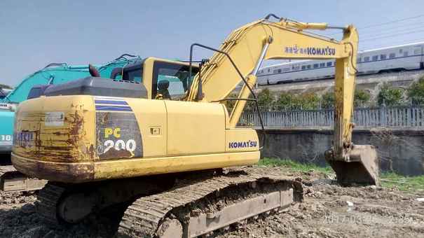 安徽出售转让二手10000小时2011年小松PC200挖掘机