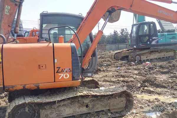 安徽出售转让二手7000小时2010年日立ZX70挖掘机
