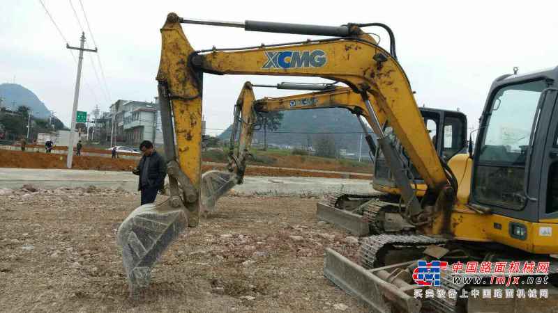贵州出售转让二手5121小时2012年徐工XE65CA挖掘机