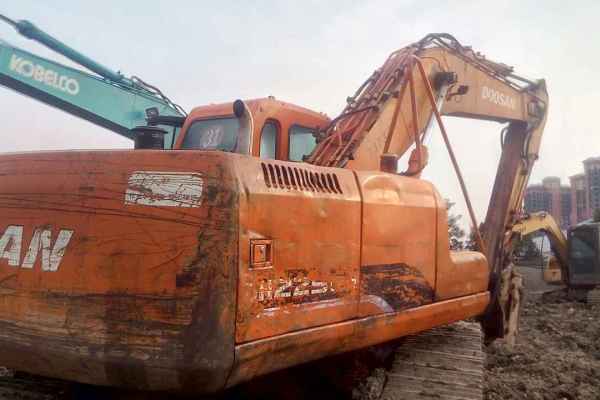 安徽出售转让二手7000小时2010年斗山DH225挖掘机