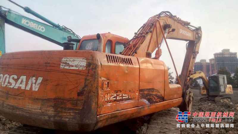 安徽出售转让二手7000小时2010年斗山DH225挖掘机