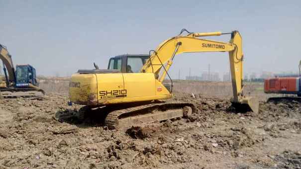 安徽出售转让二手7000小时2010年住友SH210挖掘机