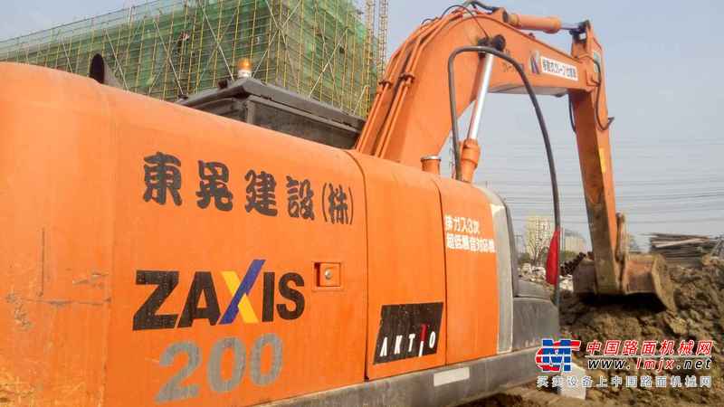 安徽出售转让二手8000小时2010年日立ZX200挖掘机