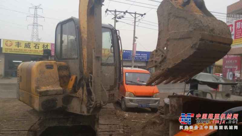 安徽出售转让二手8000小时2010年徐工XE60挖掘机