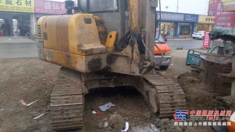安徽出售转让二手8000小时2010年徐工XE60挖掘机