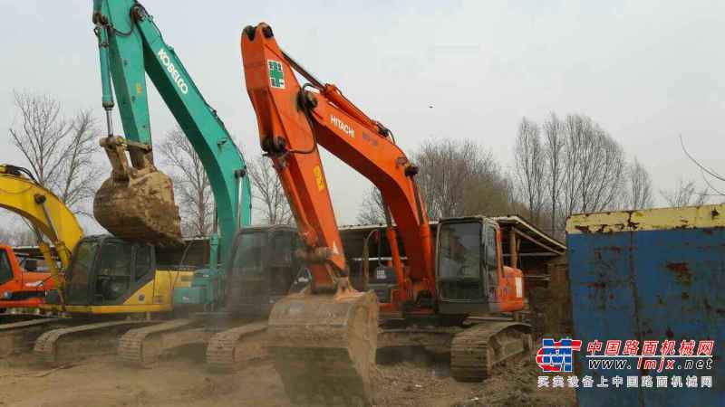 北京出售转让二手6000小时2009年日立ZX240挖掘机