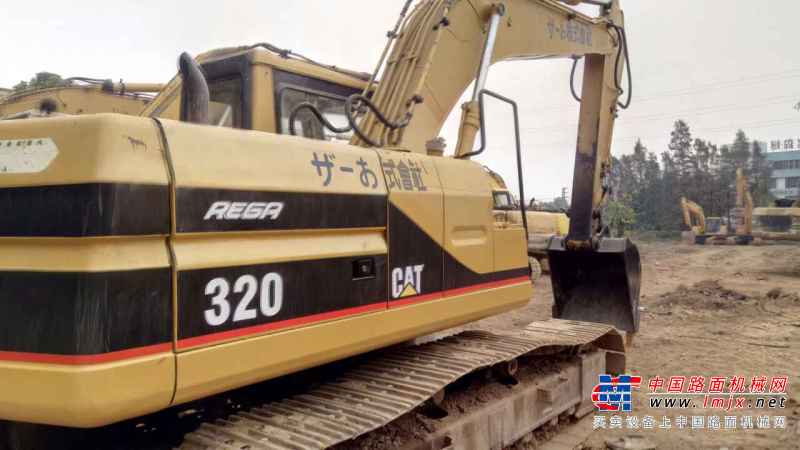 广东出售转让二手12000小时2004年卡特彼勒320B挖掘机