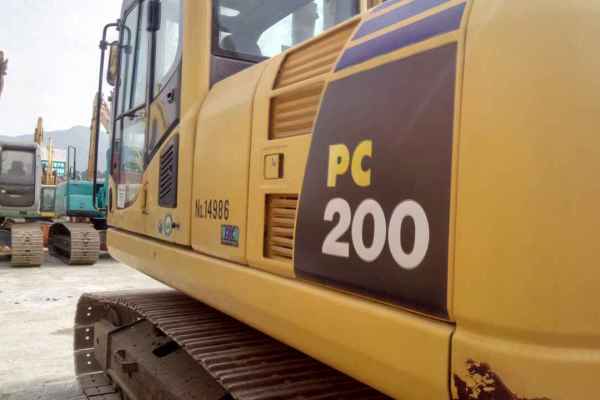 广东出售转让二手2800小时2008年小松PC200LC挖掘机